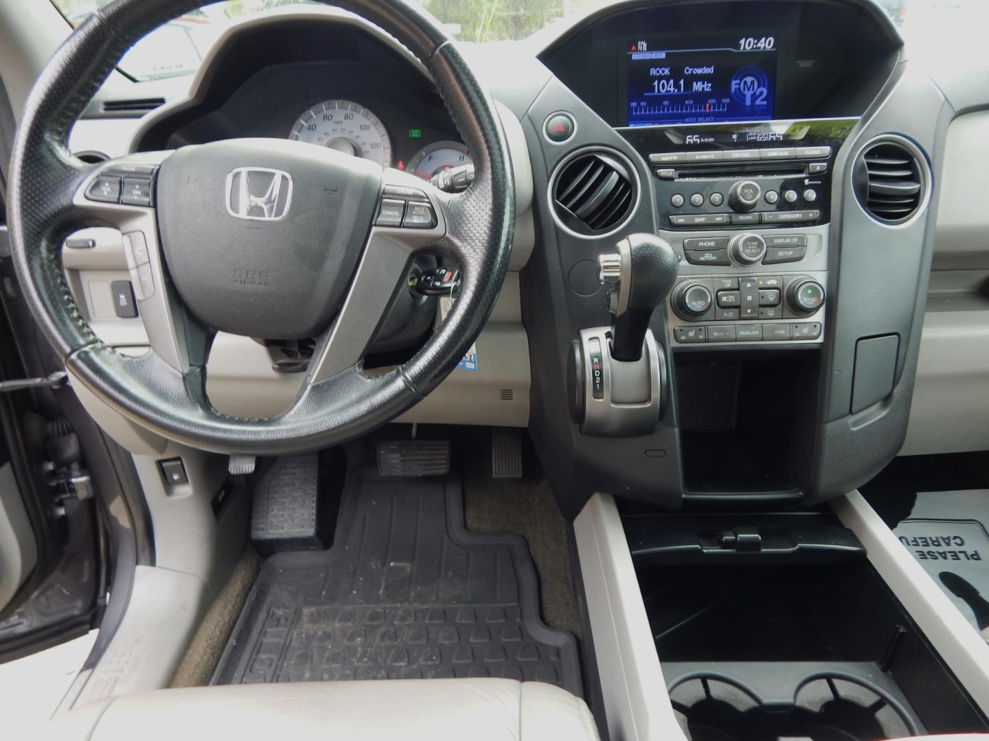 2015 Charcoal /Gray Leather Honda Pilot EX-L (5FNYF3H56FB) with an 3.5L V6 engine, Automatic transmission, located at 3120 W Tennessee St, Tallahassee, FL, 32304-1002, (850) 575-6702, 30.458841, -84.349648 - Used Car Supermarket is proud to present you with this loaded immaculate 2015 Honda Pilot EX-L 7 passenger. Used Car Supermarket prides itself in offering you the finest pre-owned vehicle in Tallahassee. Used Car Supermarket has been locally family owned and operated for over 48 years. Our Pilot EX- - Photo#4